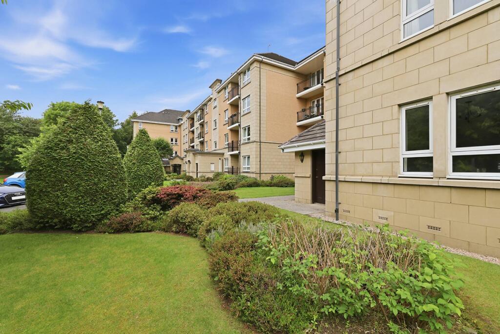 Main image of property: 8/3 Kirklee Gate, Glasgow, G12 0SZ