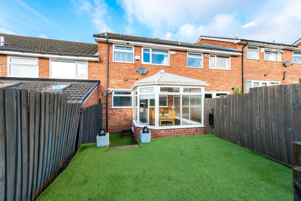 25, Chiltern Close, Horwich, BL6 | 3-Bedroom Mid-Terrace Home in a Quiet Horwich Cul-De-Sac photo 4
