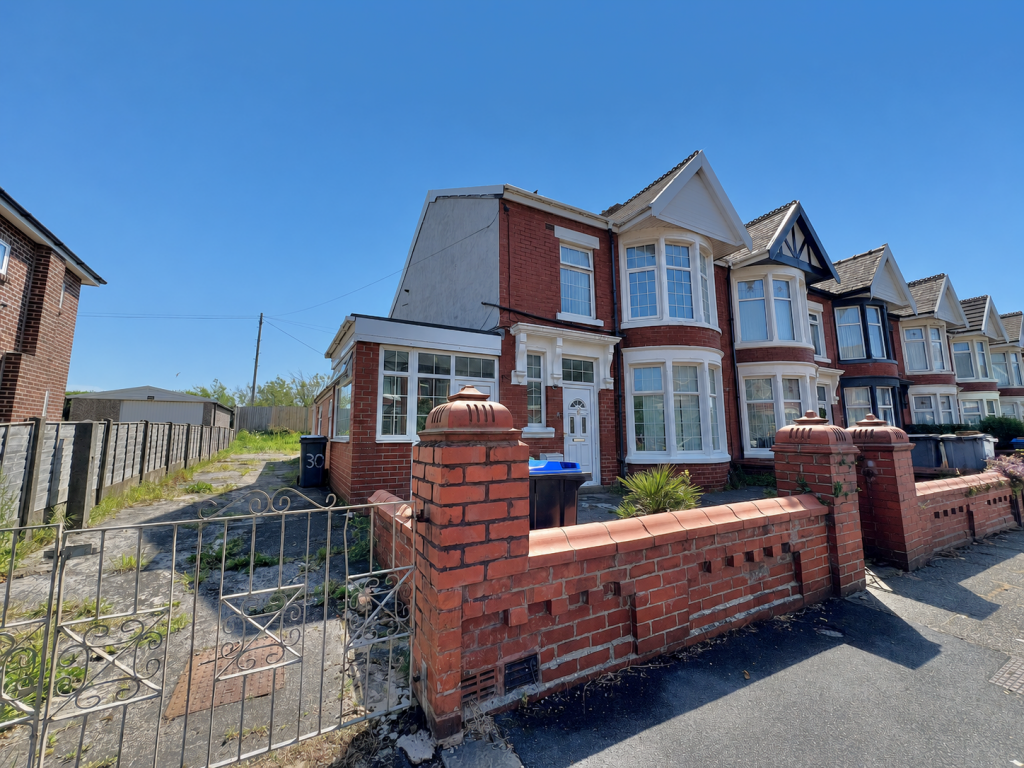 3-bed flat on Lichfield Road,  Blackpool, FY1, £169,000