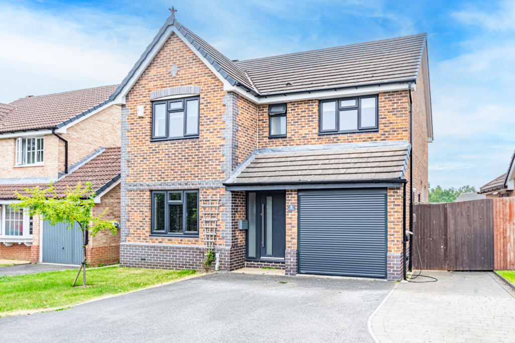 Main image of property: Hawthorne Gardens, Leeds, LS16