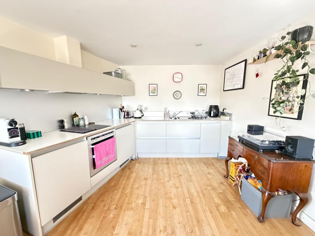 Apartment in London - View 3