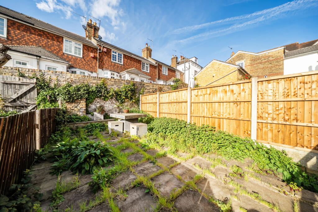 House in London, Hawkwood, Chislehurst - View 3