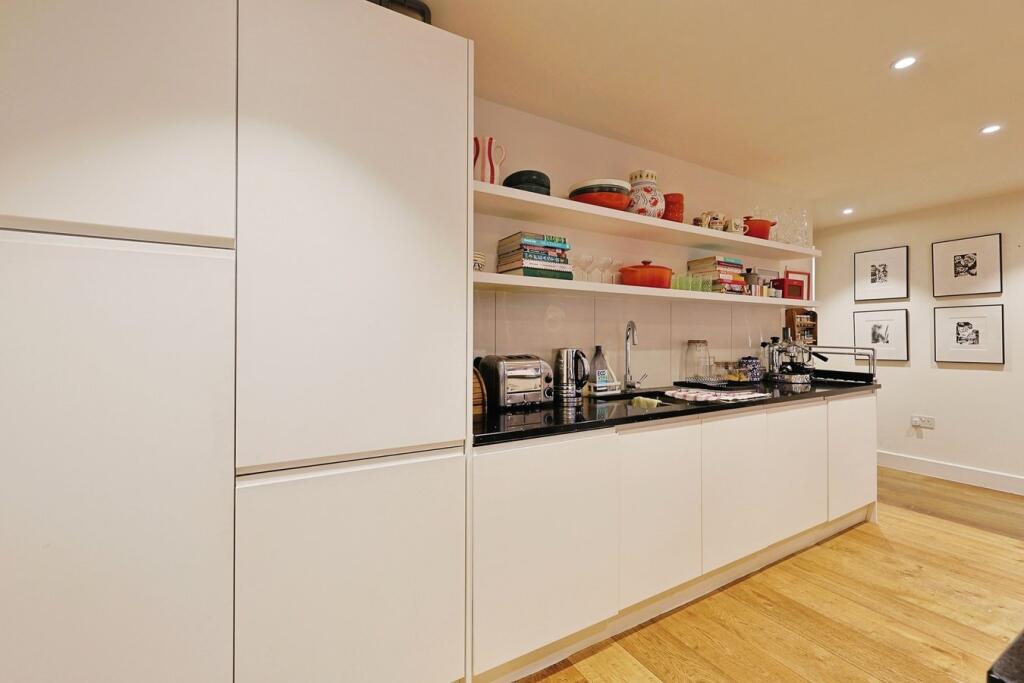Apartment in London, Paddington - View 5