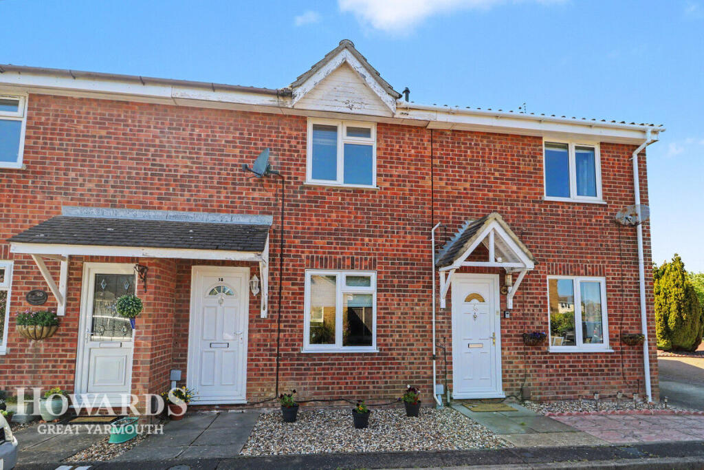 2-bed terraced on Dover Court, Caister-on-Sea, £190,000