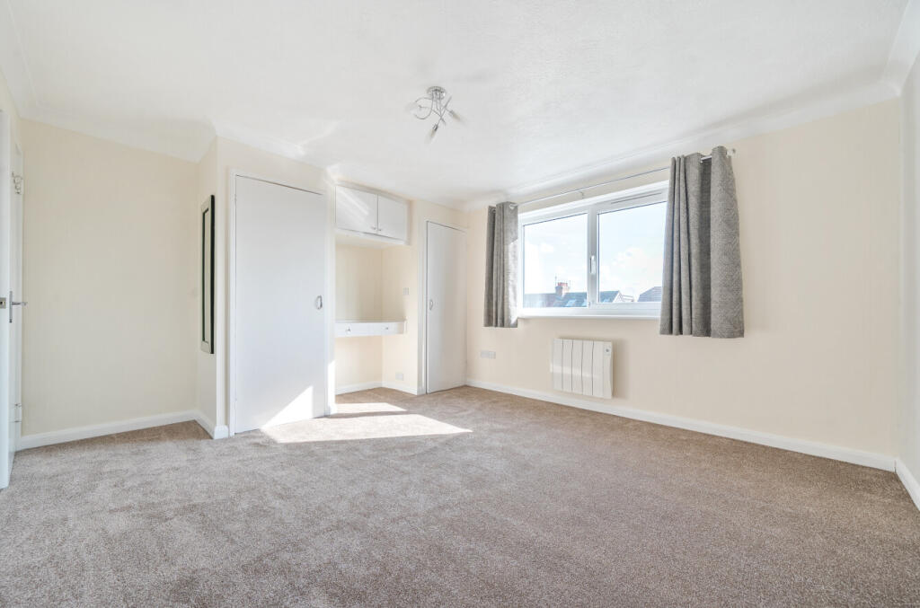 Apartment in Worthing, Broadwater - More