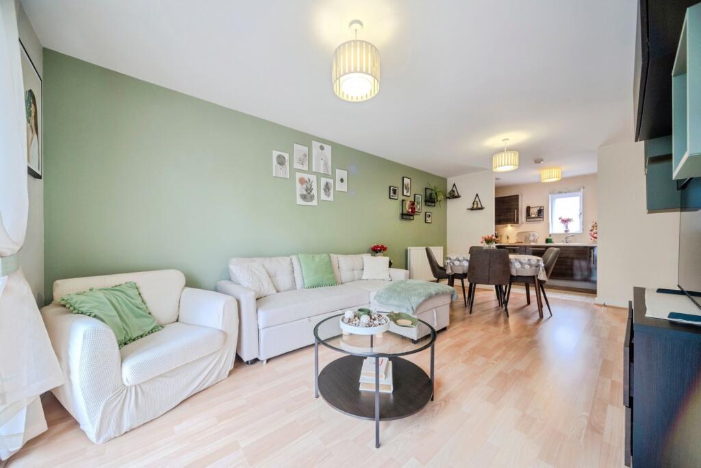 Millward Drive, MILTON KEYNES, Buckinghamshire, MK2 photo 2