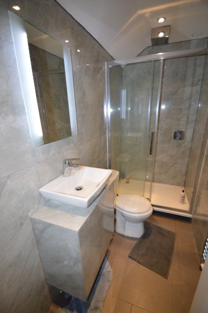 6 bedroom terraced house for rent