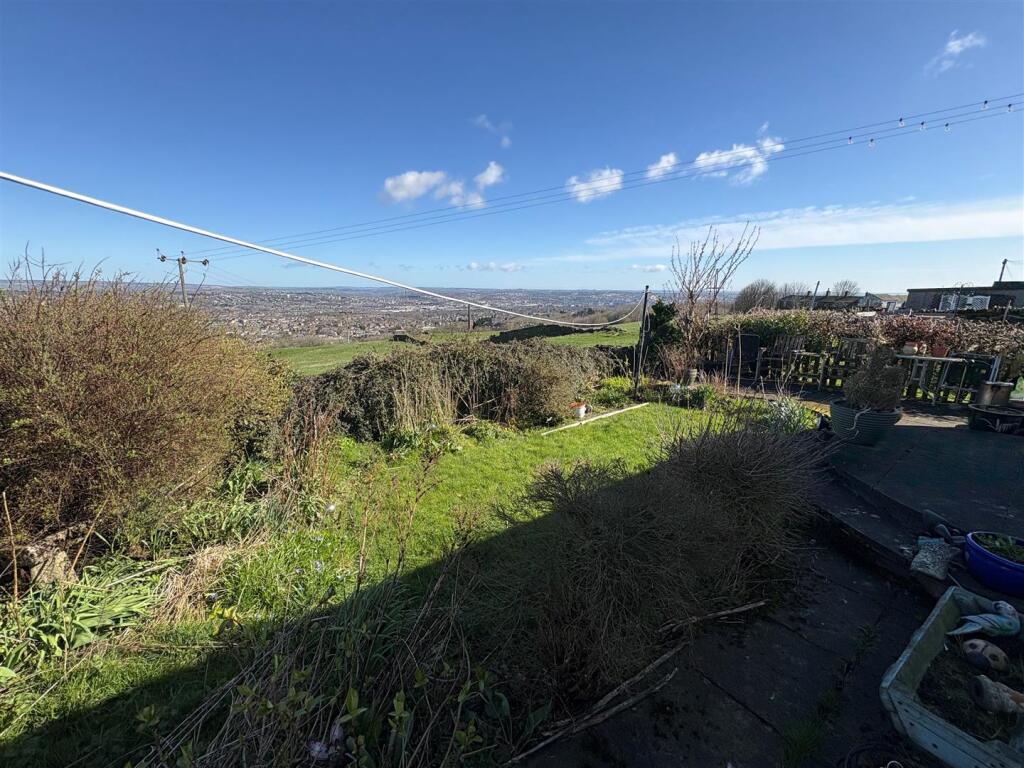 Additional image 17 of Highgate Grove, Clayton Heights, Bradford