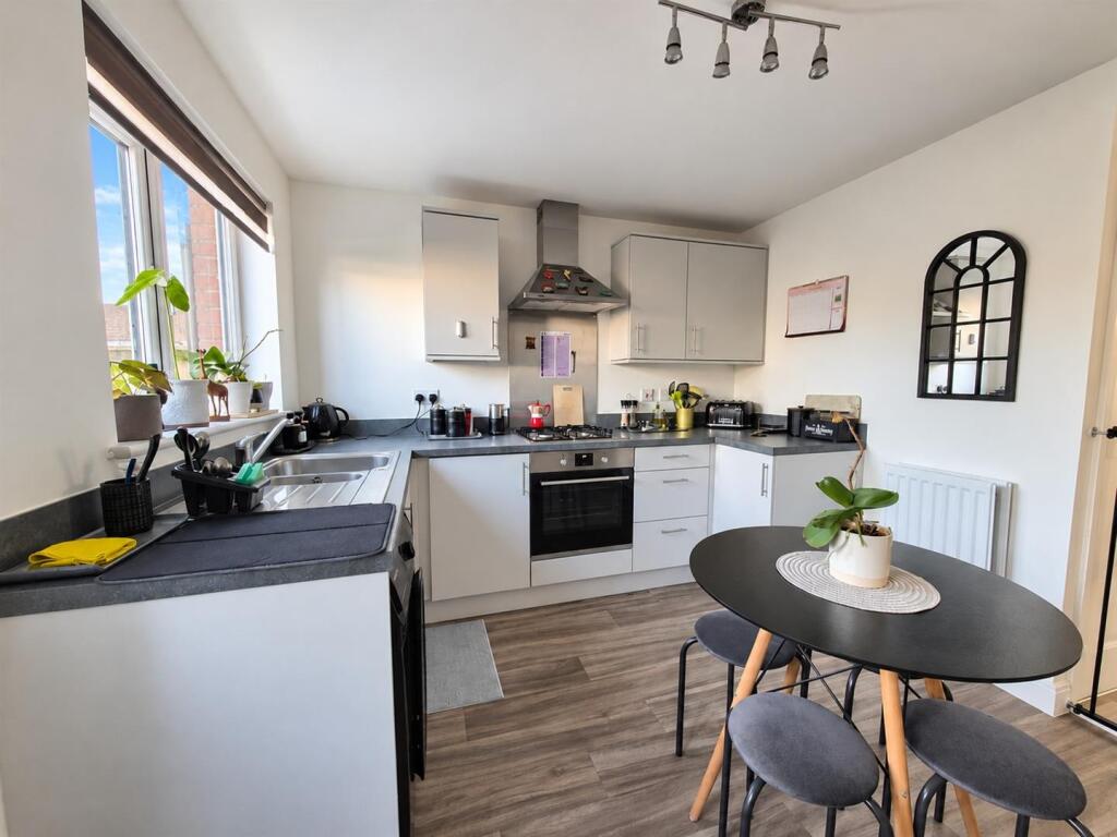 House in Stroud, Great Oldbury - View 2