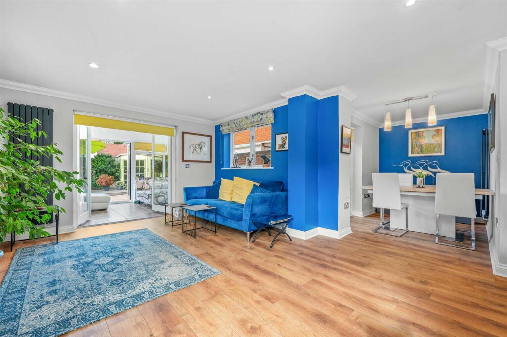 House in Stratford-on-Avon, Oversley Green, Alcester - More