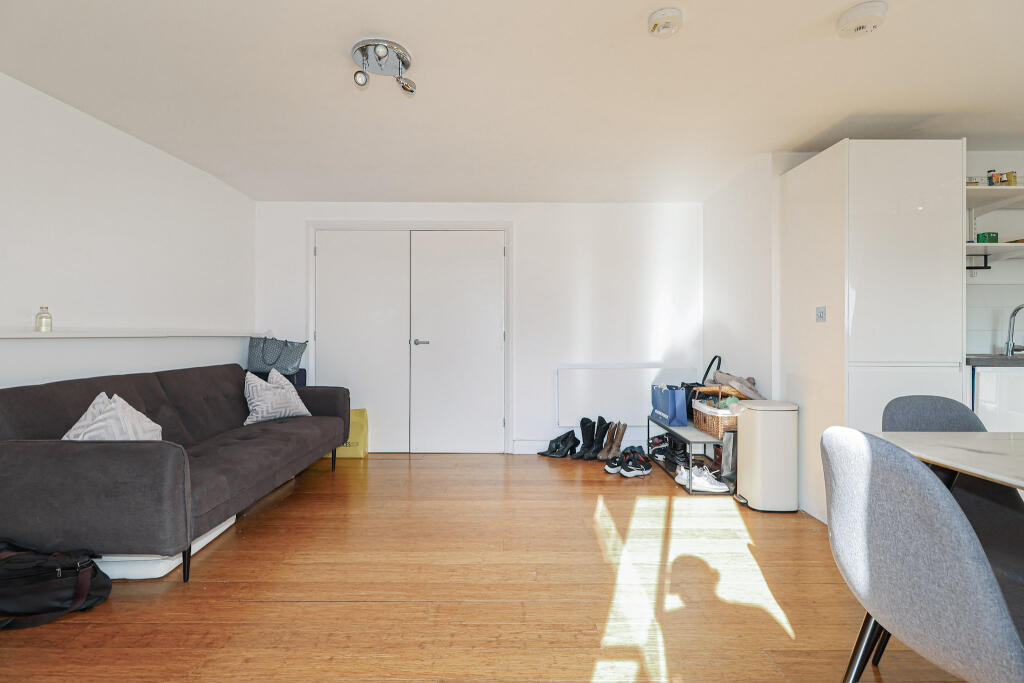 Apartment in London, City of Westminster - View 4