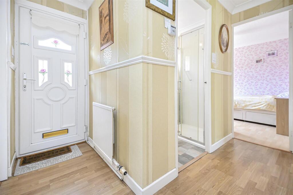 House in Leigh, Bedford - View 2