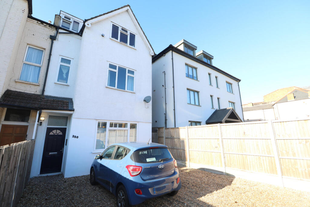 1-bed flat on Haydons Road, Wimbledon, London, £330,000