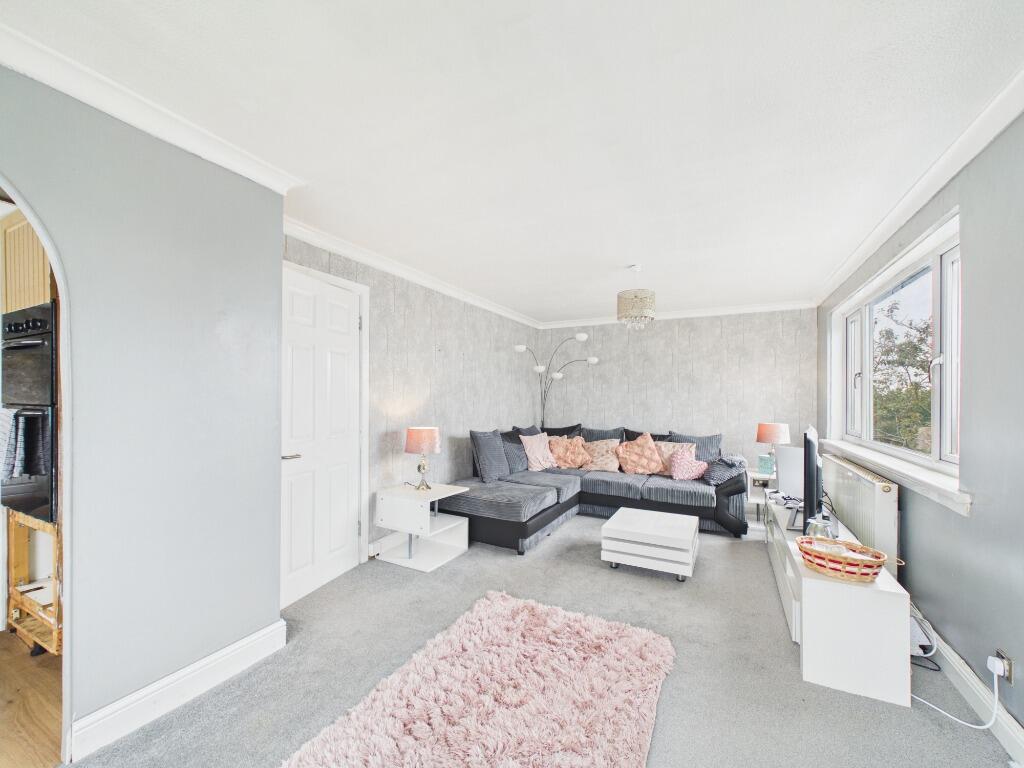 Apartment in Glasgow, South Lanarkshire - View 2