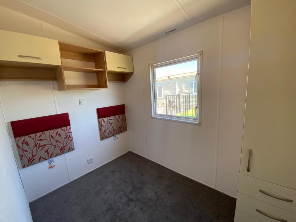 Luxury Two Bed Lodge, Little Venice Country Park and Marina, Hampstead Lane, Yalding, Kent, ME18 6HH photo 5