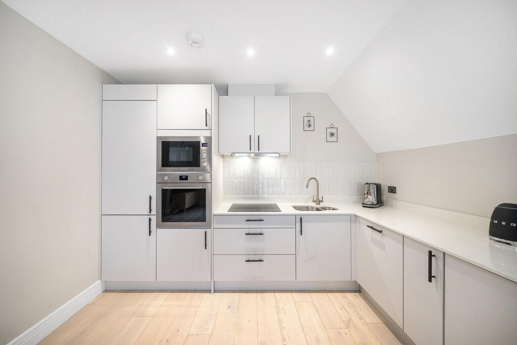 Apartment in Kingston upon Thames, Surbiton - View 5