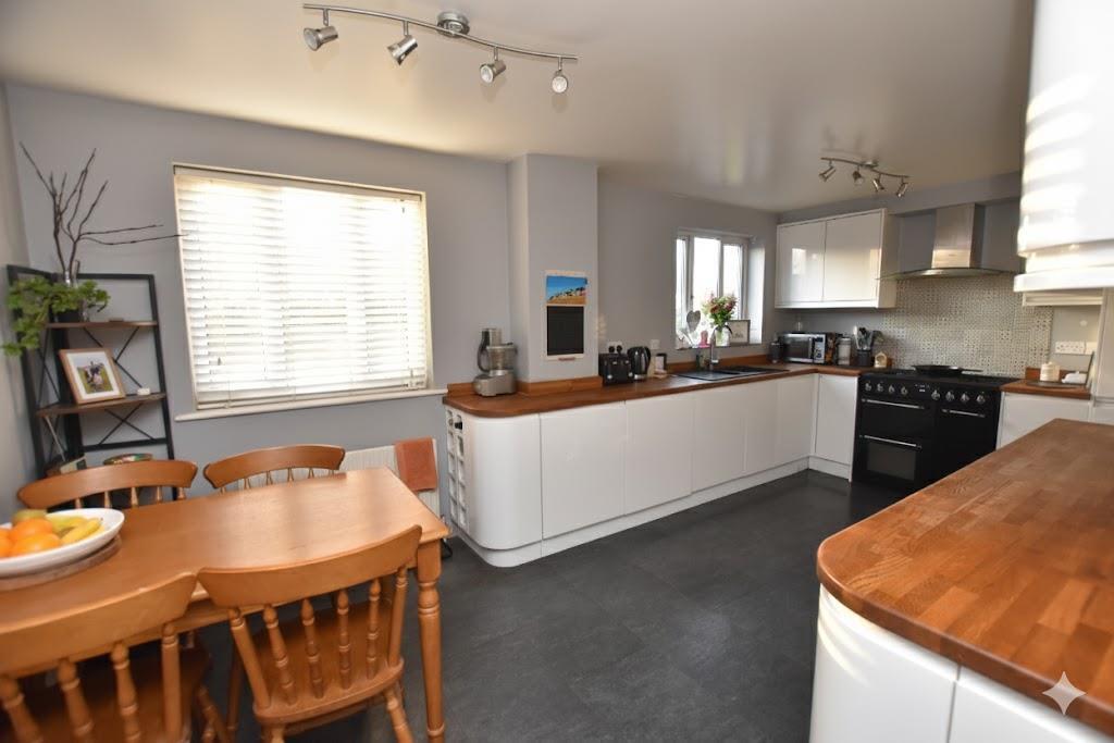 Hamberts Road, South Woodham Ferrers photo 2