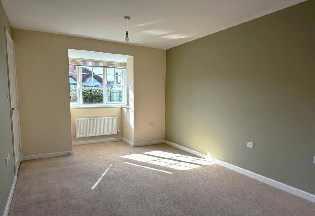 House in Gloucester - View 5