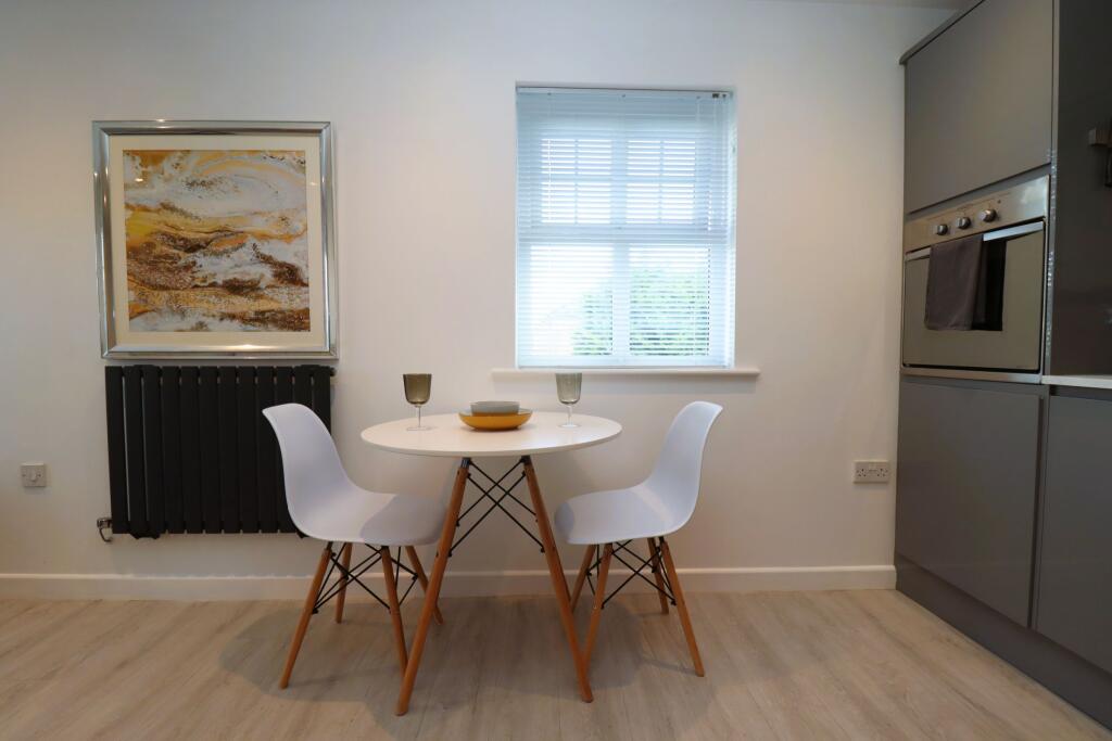 Apartment in Warrington, Lane Ends, Great Sankey - More