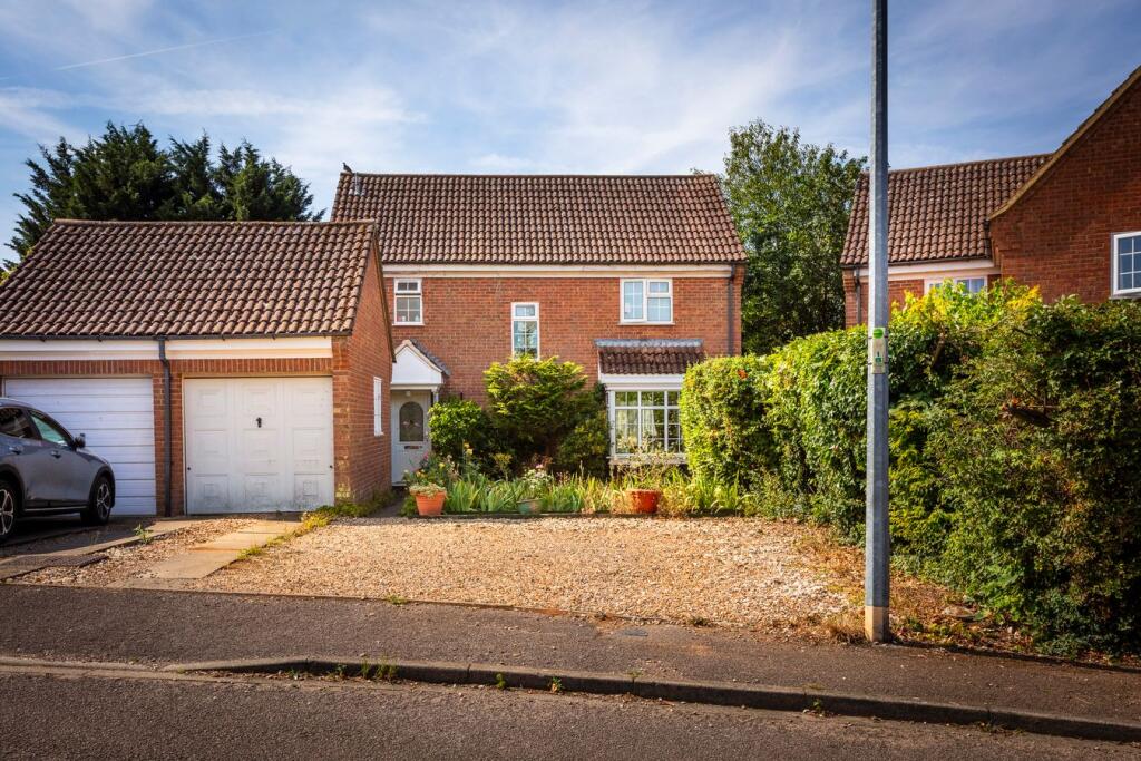 4-bed detached on The Paddocks, Potton, Sandy, SG19, £425,000