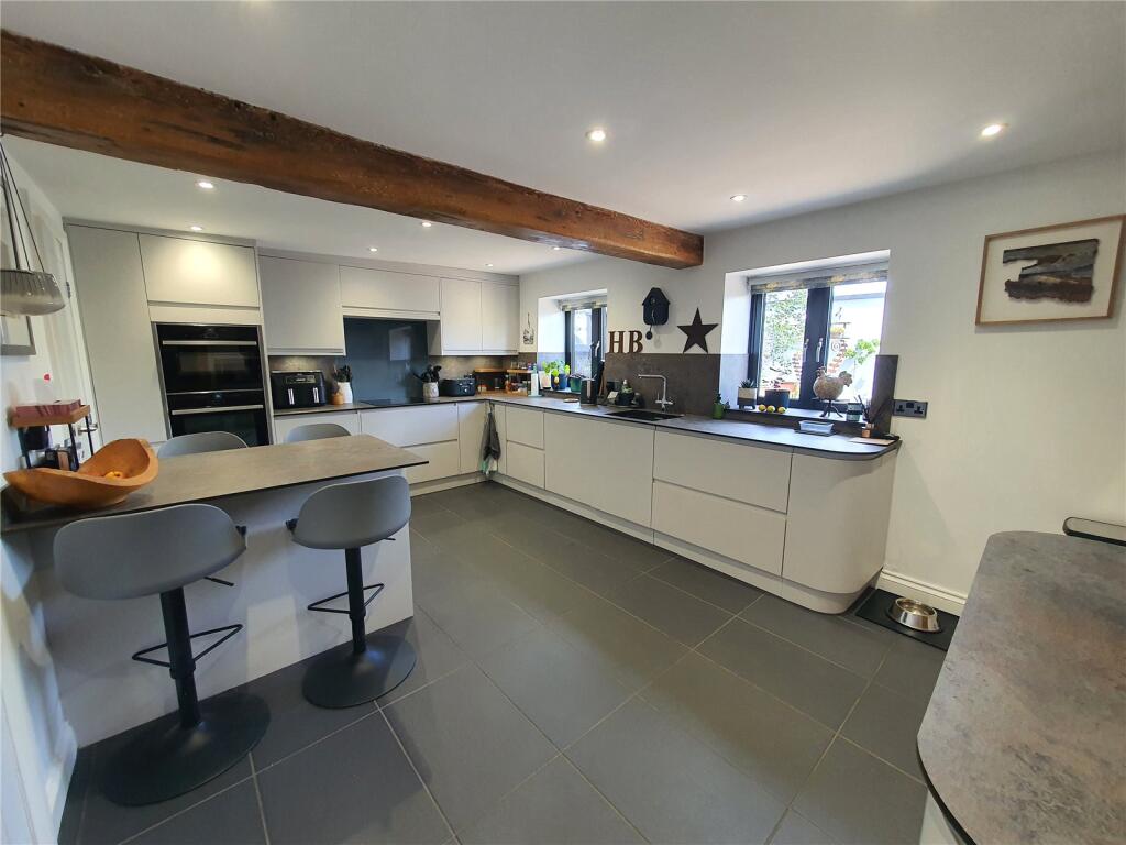 Compton Road, South Petherton, TA13 photo 4