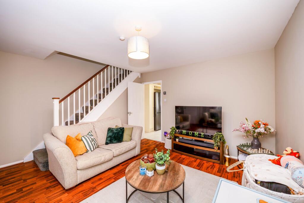 House in Edinburgh, West Lothian - More