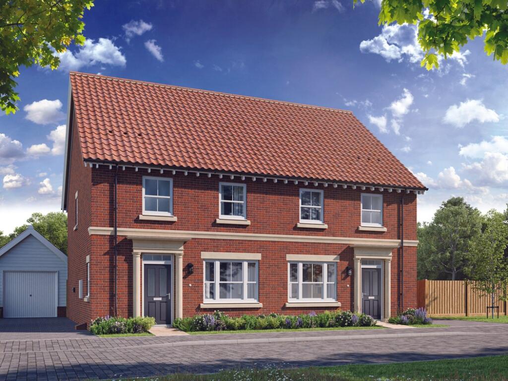 3-bed semi-detached on Manningtree Park, Mistley, Manningtree, £430,000