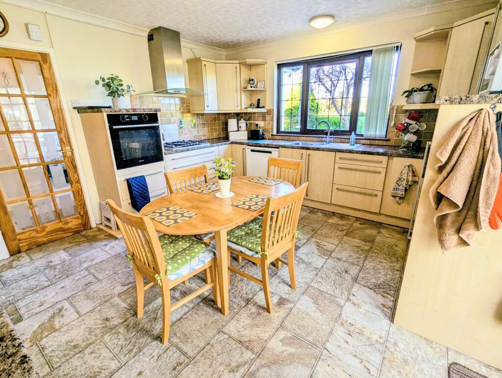 House in St Clears - View 5