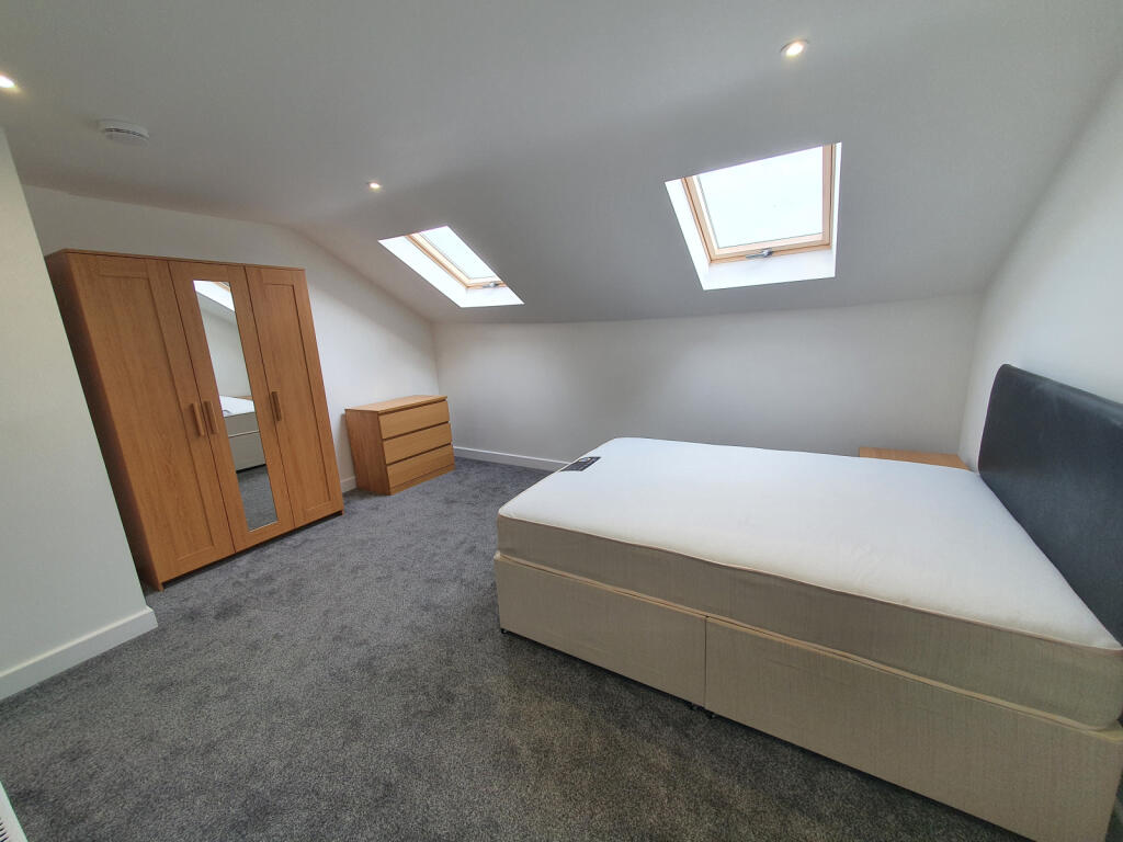Main image of property: 39 Lawrence Road, Southsea, Portsmouth, Hampshire, PO5