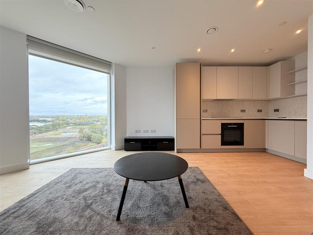 Apartment in Manchester - View 5