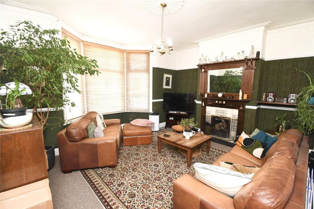 Deveraux Drive, Wallasey, Wirral photo 2