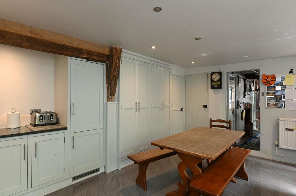 14, Fairfield Road photo 3