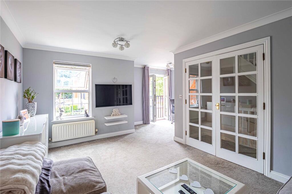 House in Dacorum, Nash Mills - More