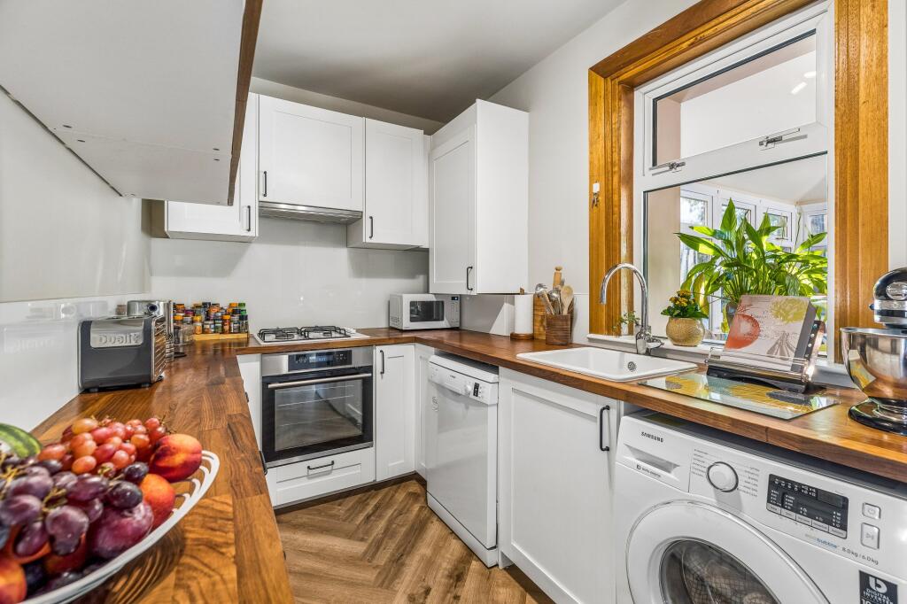 House in Glasgow, East Dunbartonshire - More