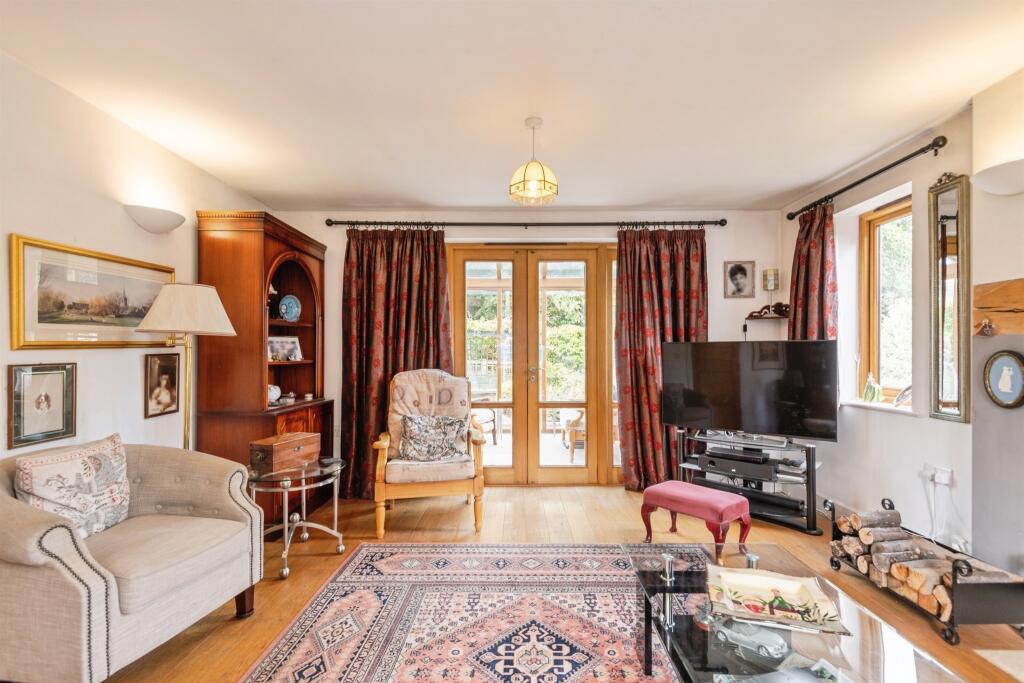 House in Taunton - View 5