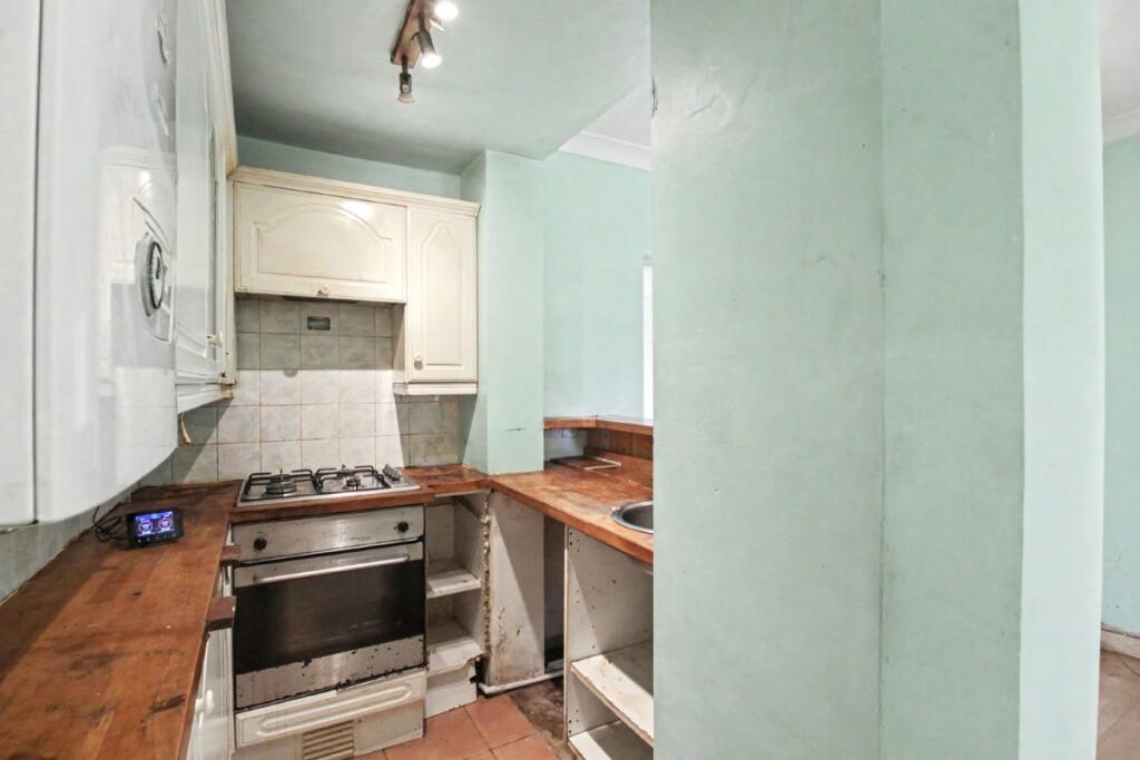 House in Rainham, South Hornchurch - View 5
