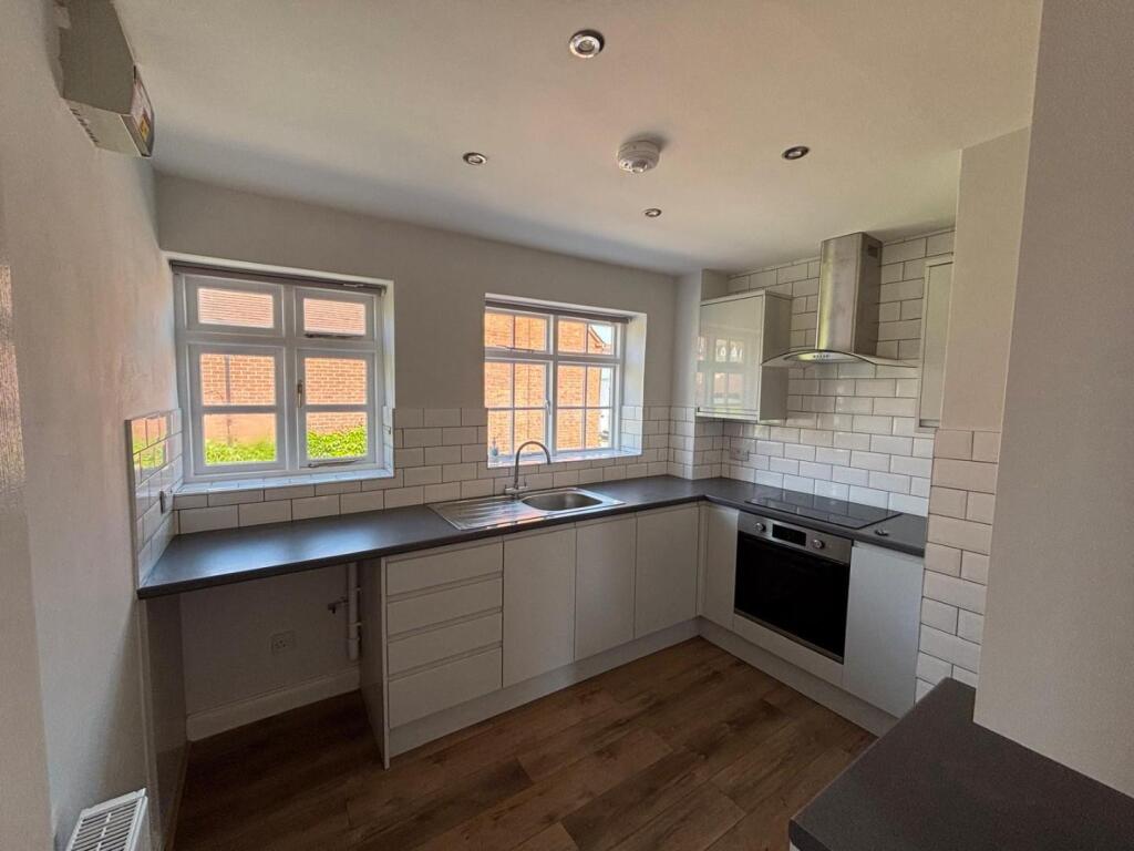 Additional image 2 of Flat 2, 116 High Street, Henley-in-Arden