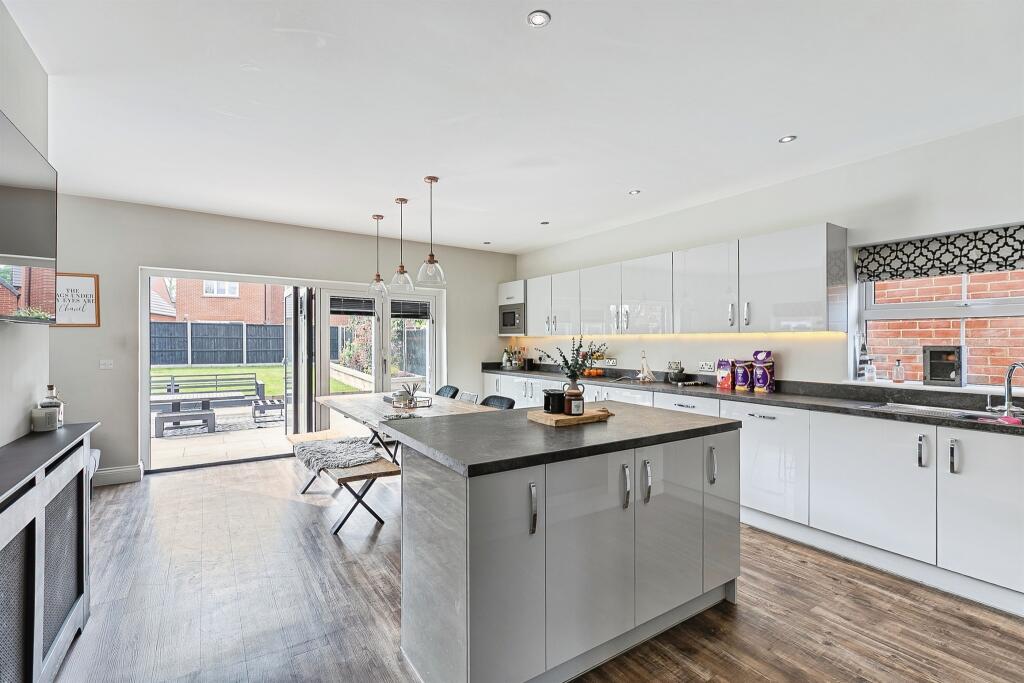 5-bed detached on De Havilland Gardens, Bury, Huntingdon, £560,000