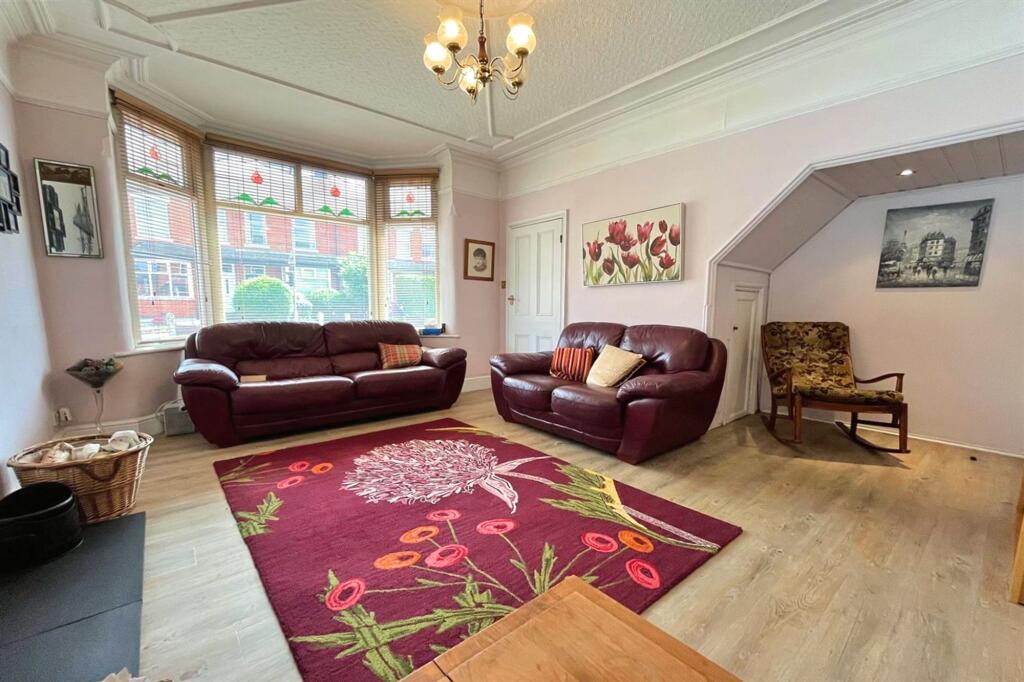 Glebelands Road, Sale, M33 photo 3