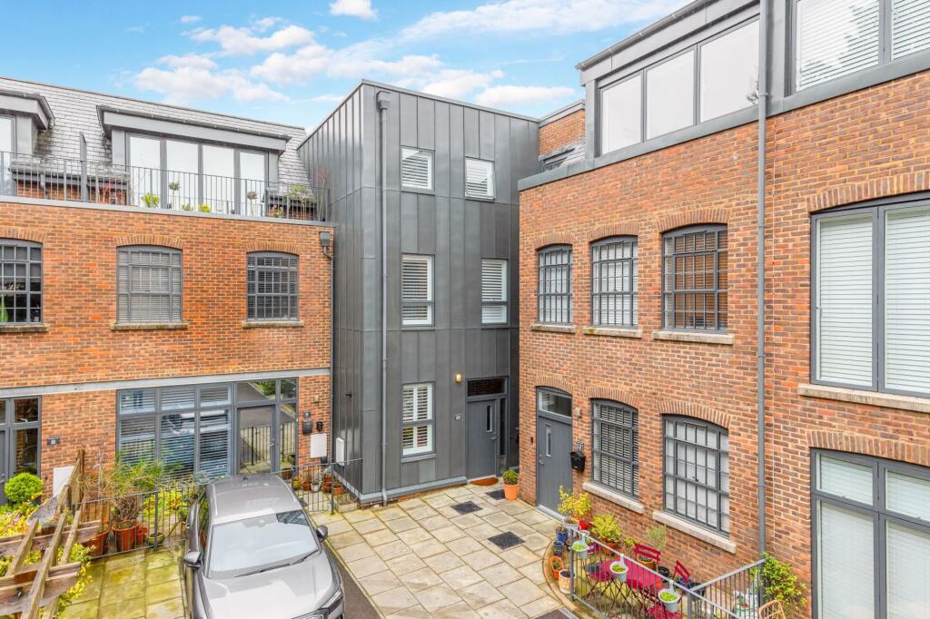 Main image of property: Phoenix Yard, Tunbridge Wells, TN4