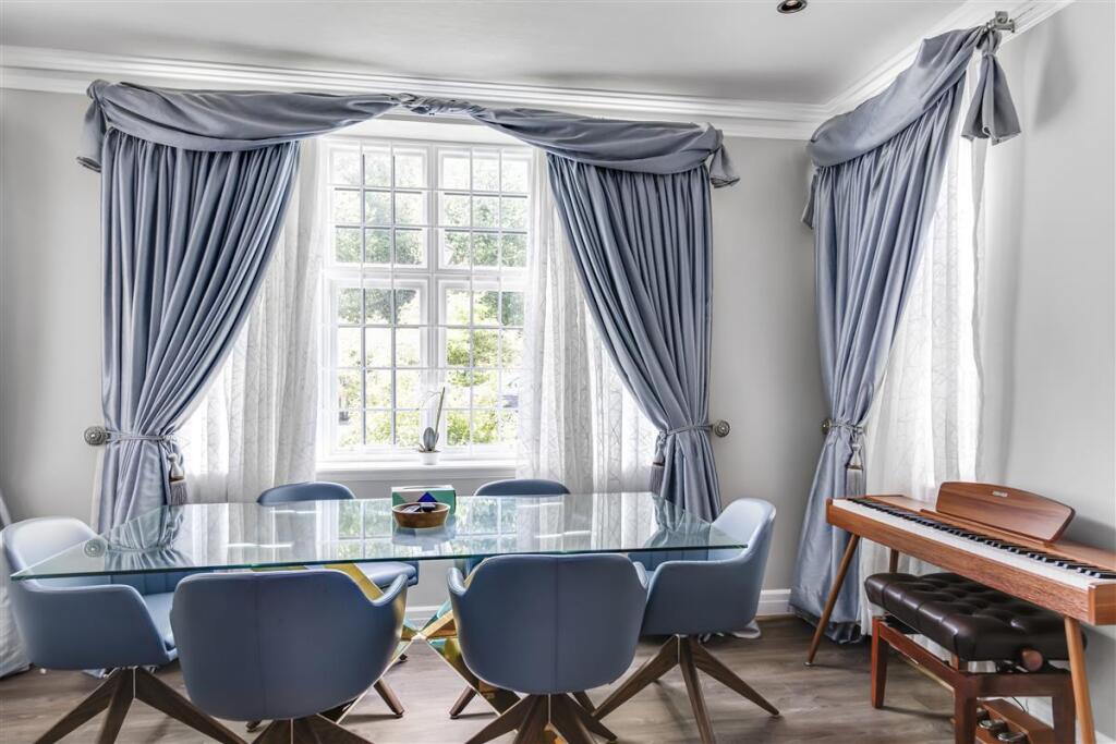 Apartment in London - View 2