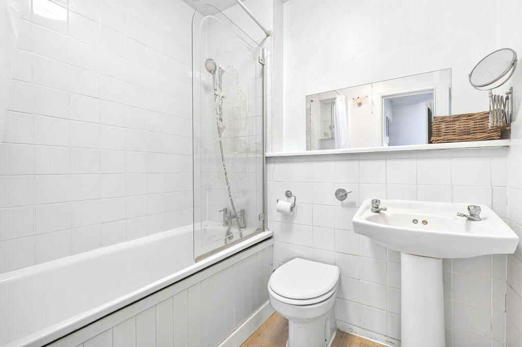 Apartment in London, Wimbledon Park, Collier's Wood - View 5