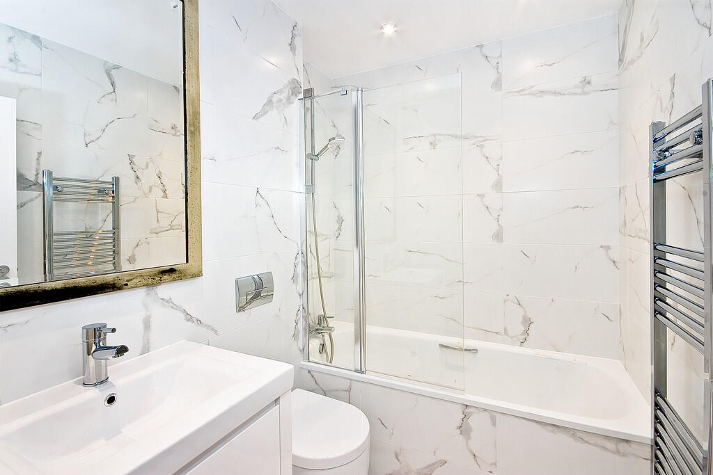 3 bedroom mews property for rent