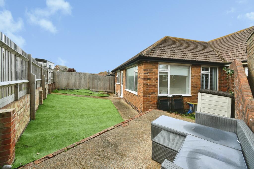 House in Brighton, Telscombe Cliffs, Saltdean - More