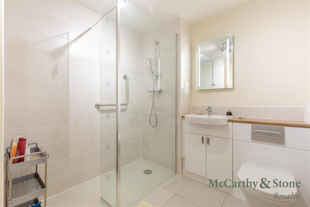 Apartment in Alsager, Hall Drive Park, Cheshire East - More