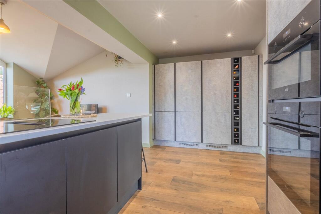 Holcombe View Close, Oldham, Greater Manchester, OL4 photo 4