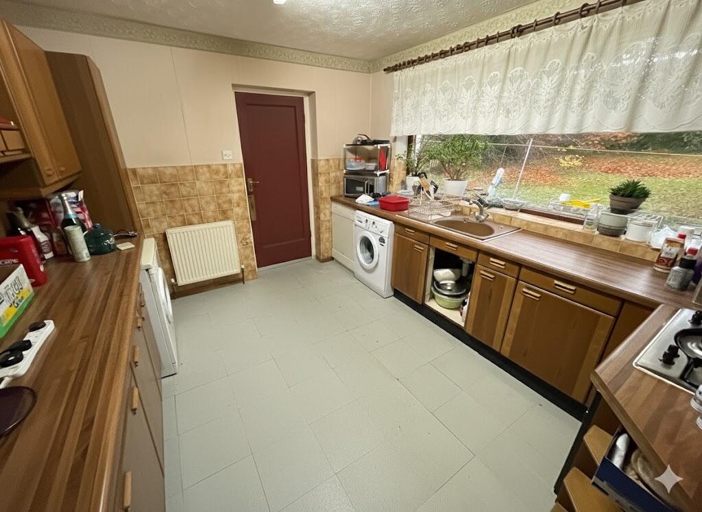 Old Bedford Road, Luton, Bedfordshire, LU2 7BS photo 4