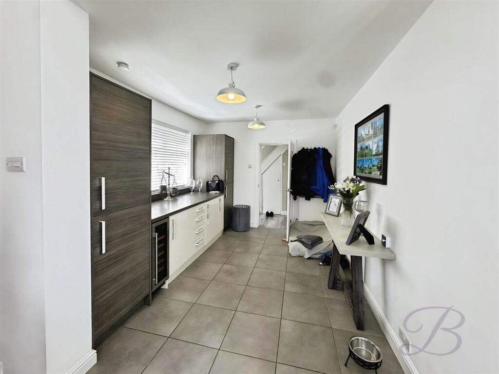 House in Mansfield, Nottinghamshire - View 5