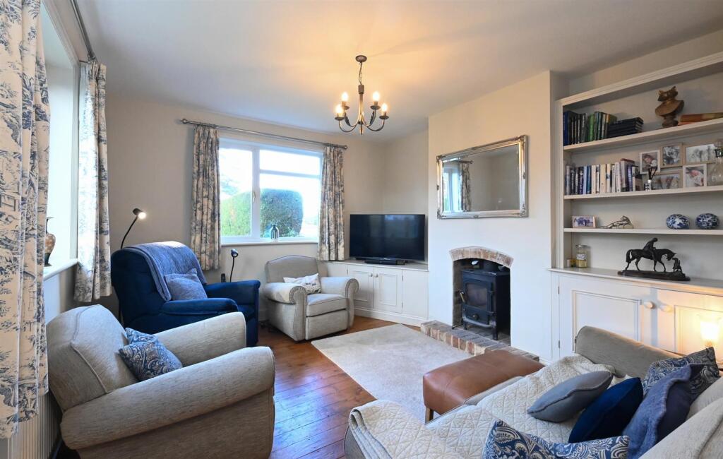 Corner House, The Green, Barton under Needwood, DE13 photo 4