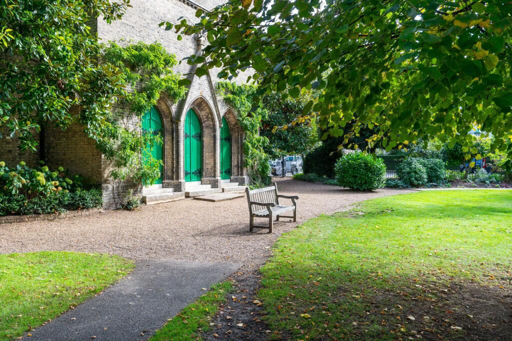3 bedroom maisonette for rent